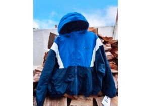 Campera Champions resistente al agua y el viento
